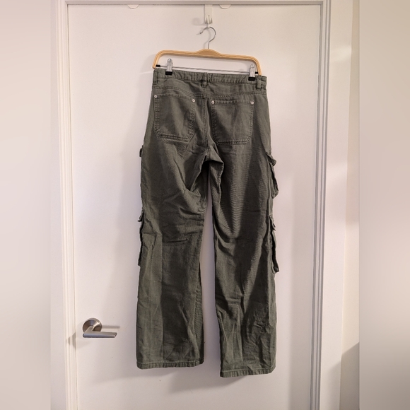 Garage low waisted cargo khaki pants (size 3) - Picture 2 of 4